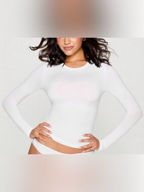 YITTY Stretchy Fit Long Sleeve Tee